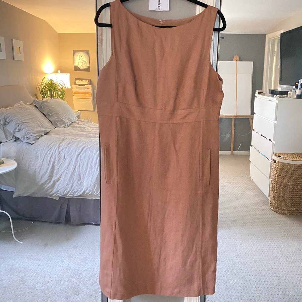 Sleeveless dress